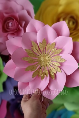 Moldes de pètalos para realizar dos flores de papel pequeñas descarga Gratis en pdf