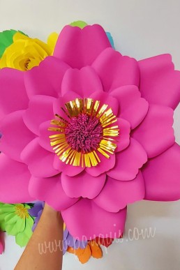Flor de papel Gigante con Cartulina descarga Gratis en pdf